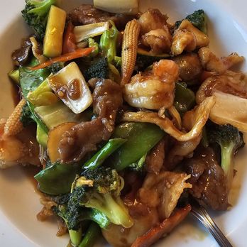 Moonga Asian Bistro - Asian Fusion Near Me - Kaneohe, Hawaii