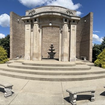Chateau de Pique Winery - Lots of seats - Wineries Near Me - Seymour, Indiana