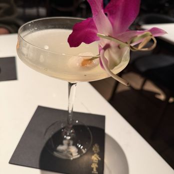 Din Tai Fung - Pear lychee martini - Taiwanese Near Me - Bellevue, Washington Din Tai Fung - Pear lychee martini - Taiwanese Near Me - Bellevue, Washington