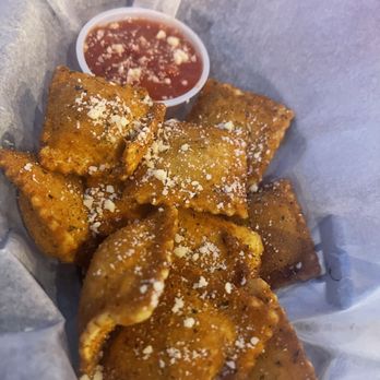 BS Bar and Gril - Toasted Ravioli - Sports Bars Near Me - Saint Louis, Missouri BS Bar and Gril - Toasted Ravioli - Sports Bars Near Me - Saint Louis, Missouri