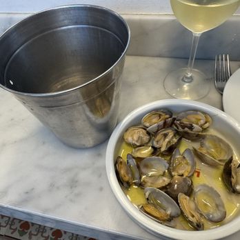 Lluritu - Seafood Near Me - Barcelona, B Lluritu - Seafood Near Me - Barcelona, B