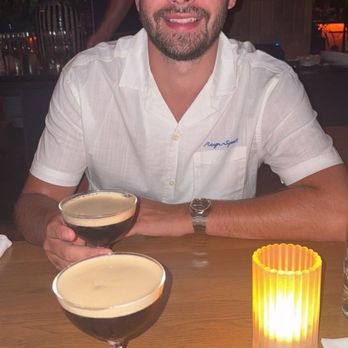 Earls Kitchen + Bar - Espresso martini - Cocktail Bars Near Me - Honolulu, Hawaii Earls Kitchen + Bar - Espresso martini - Cocktail Bars Near Me - Honolulu, Hawaii