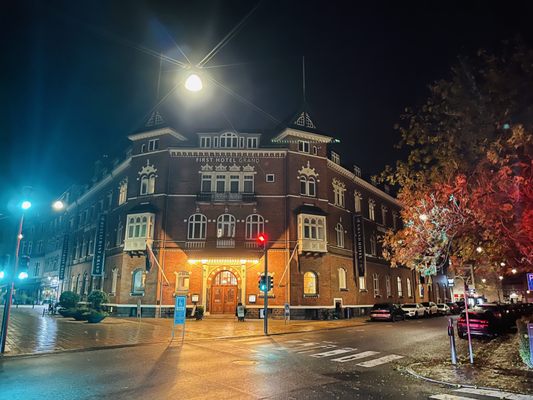 First Hotel Grand by null