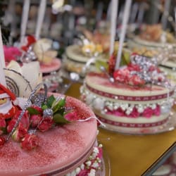 La Maison Jarvil - Les gateaux de fleurs, specialités du magasin.