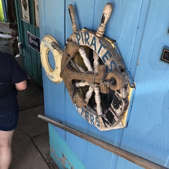 Burger Barge - Design. - Burgers Near Me - East Peoria, Illinois