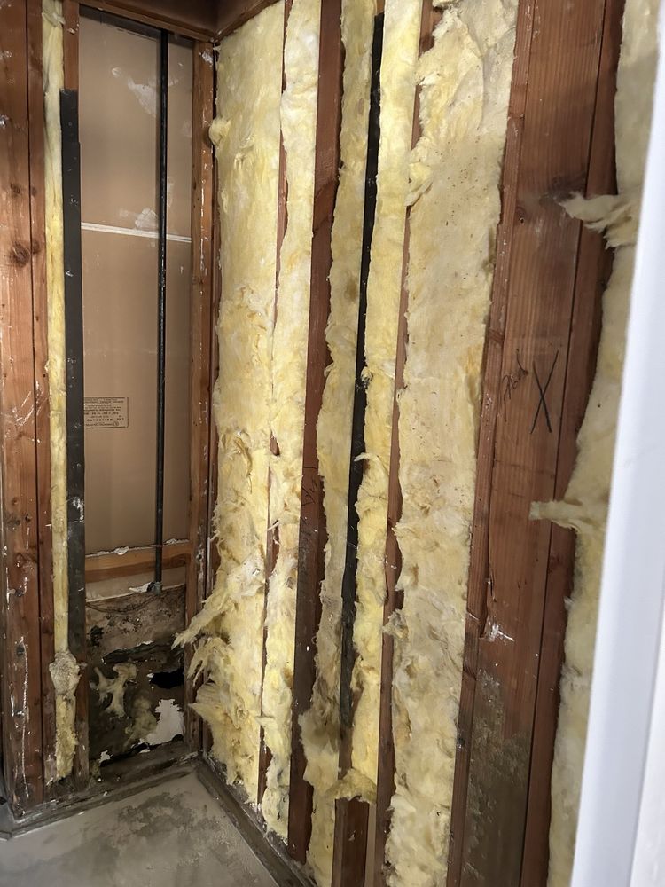 Slide of Diamond Ridge Roofing