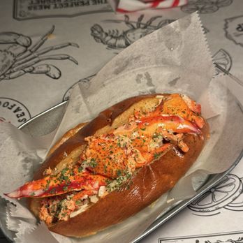 Cap't Loui - Lobster Roll - Cajun/Creole Near Me - New York, New York