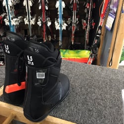 Tahoe Dave's Skis & Boards - Loves it! Getting waited.