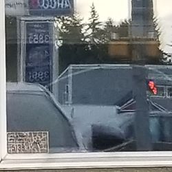 Jason Koh II DDS - Poor open sign, all dark.