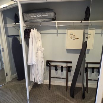 Lowes Caronado Bay Resort - Villa Closet - Hotels Near Me - Coronado, California