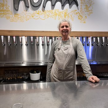 Humm Kombucha - Breweries Near Me - Bend, Oregon