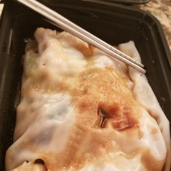 Yin Ji Chang Fen - Berkeley - Chicken & mushroom rice roll in front, beef rice roll in back - Cantonese Near Me - Berkeley, California Yin Ji Chang Fen - Berkeley - Chicken & mushroom rice roll in front, beef rice roll in back - Cantonese Near Me - Berkeley, California