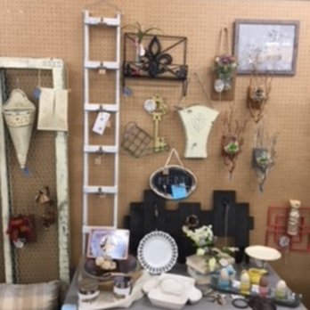 Collective Charm - Antiques Near Me - Chippewa Falls, Wisconsin Collective Charm - Antiques Near Me - Chippewa Falls, Wisconsin