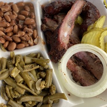Baker Boys BBQ - Covid picnic in vehicle. - Barbeque Near Me - Gonzales, Texas Baker Boys BBQ - Covid picnic in vehicle. - Barbeque Near Me - Gonzales, Texas