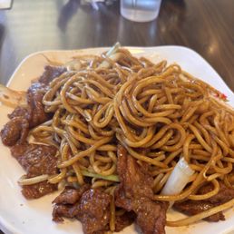 Cm3.beef Chow Mein牛肉炒面 Cm3.beef Chow Mein牛肉炒面