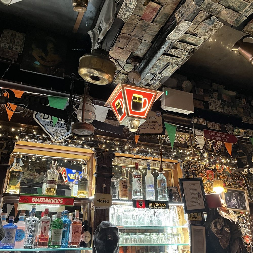 The Brazen Head - Inside - Pubs Near Me - Dublin, D