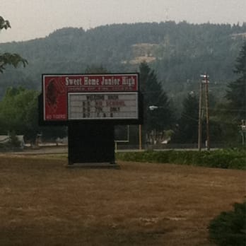 Sweet Home Junior High School - Middle Schools & High Schools Near Me - Sweet Home, Oregon Sweet Home Junior High School - Middle Schools & High Schools Near Me - Sweet Home, Oregon