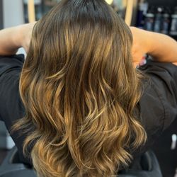 Zoila's Hair Design & Spa