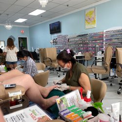 Natural Nails - Interior