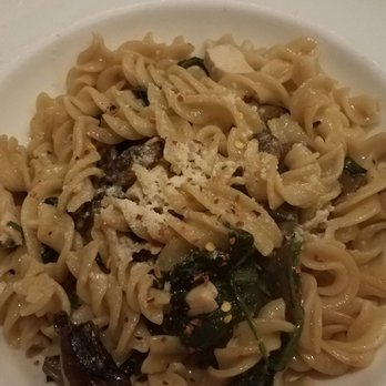 Piccolo Arancio - Fusilli with chicken, mushrooms and spinach - Italian Near Me - Farmington, Connecticut Piccolo Arancio - Fusilli with chicken, mushrooms and spinach - Italian Near Me - Farmington, Connecticut