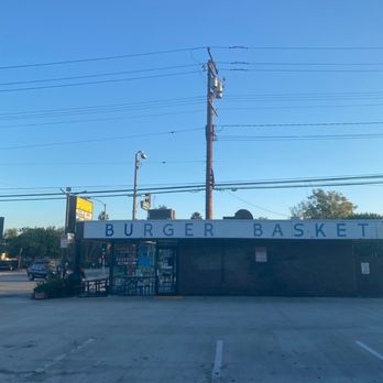 Burger Basket - Outside - Burgers Near Me - Monrovia, California