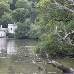 Sharpham House - The boat house on the water- for hire