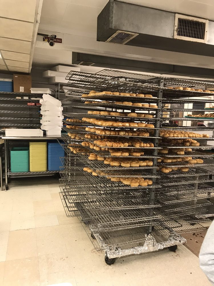 KRUMPE’S DONUT SHOP 91 Photos & 219 Reviews 912 Maryland Ave