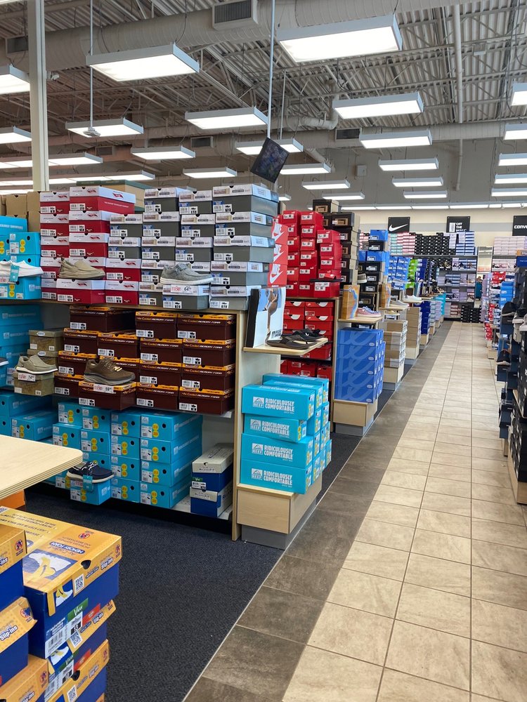 RACK ROOM SHOES Updated June 2024 6876 Main St, Wilmington, North Carolina Shoe Stores