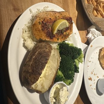 Cheddar's Scratch Kitchen - Grilled Salmon - Comfort Food Near Me - Brandywine, Maryland