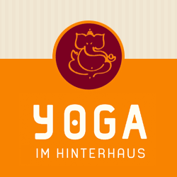 Yoga im Hinterhaus