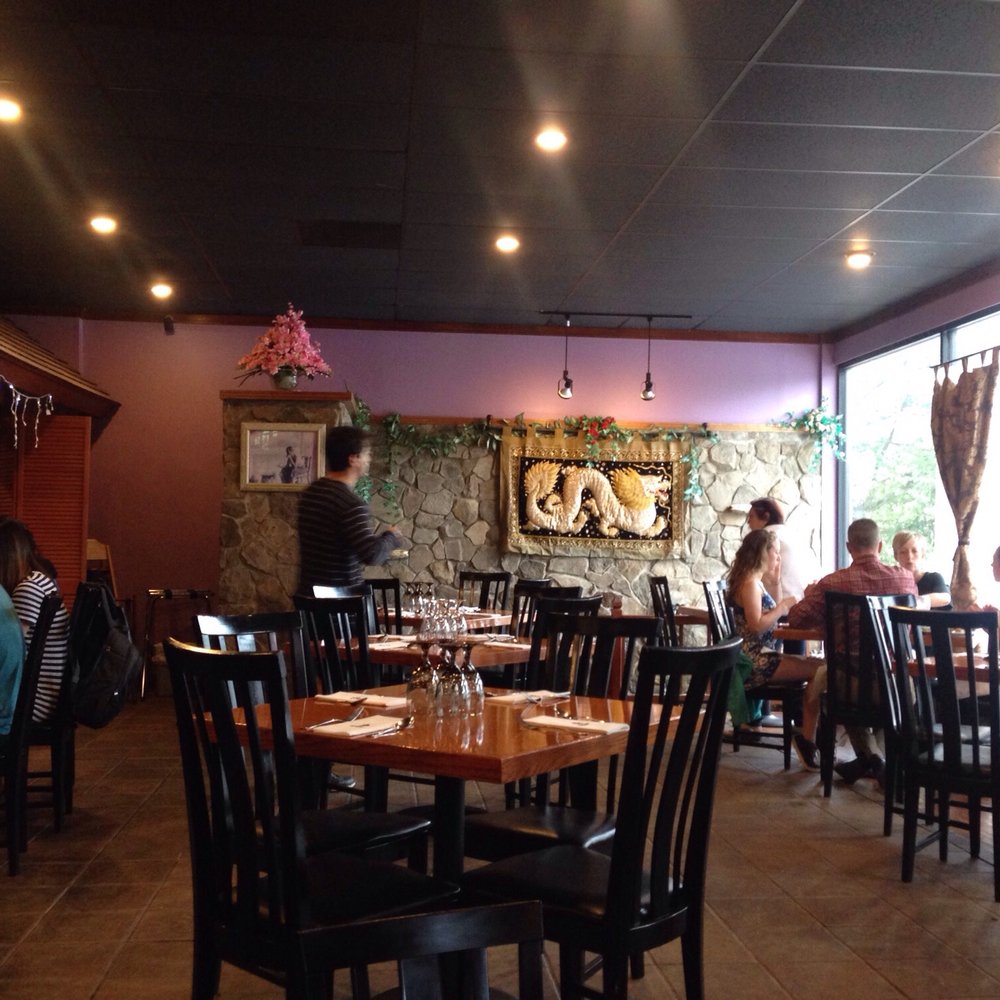 Thai '99 II Restaurant & Bar - Restaurant seating - Thai Near Me - Charlottesville, Virginia