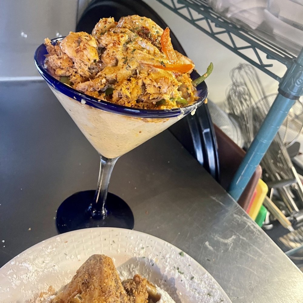 Nouveau Bar & Grill - Jonesboro - The Ultimate shrimp & grits - Bars Near Me - Jonesboro, Georgia
