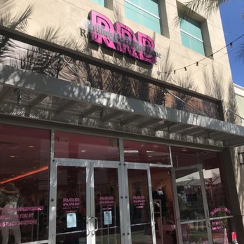 Rolling Rack Boutique - Front - Accessories Near Me - Phoenix, Arizona