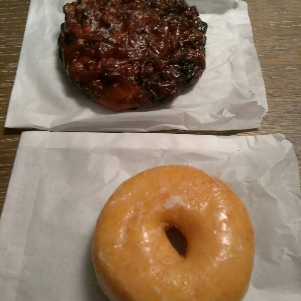 Donut Den - Donuts Near Me - Torrance, California