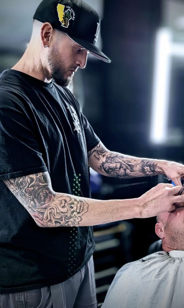 Fresh Cuts David B Barber Logo