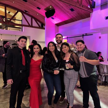 Tempoe Entertainment DJs - DJs Near Me Tempoe Entertainment DJs - DJs Near Me