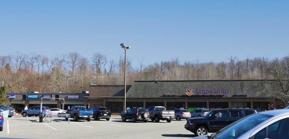 Fieldstone Park Shopping Center Logo