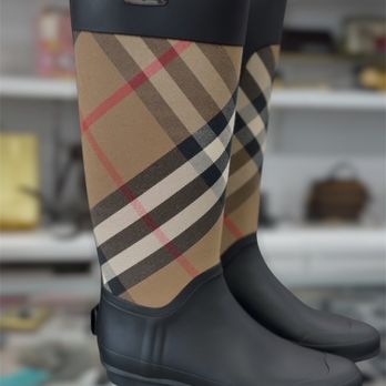 Second To None Consignment Boutique - Burberry Rain Boots Mint Condition Size 8 - Used, Vintage & Consignment Near Me - Marlton, New Jersey