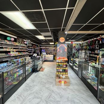 Red Apple Pond Springs - Redapple Smokeshop #7 - Vape Shops Near Me - Austin, Texas Red Apple Pond Springs - Redapple Smokeshop #7 - Vape Shops Near Me - Austin, Texas