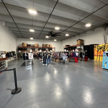 Mids Outlet - Thrift Stores Near Me - Hialeah, Florida
