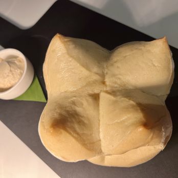 Tommy Bahama - Complimentary bread with cinnamon-honey butter - New American Near Me - Kamuela, Hawaii Tommy Bahama - Complimentary bread with cinnamon-honey butter - New American Near Me - Kamuela, Hawaii