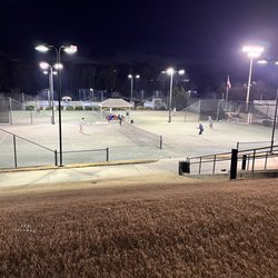 Pelham Racquet Club - Many many courts