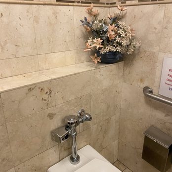 Hare and Hound Pub - Clean rest room - Pubs Near Me - Landrum, South Carolina Hare and Hound Pub - Clean rest room - Pubs Near Me - Landrum, South Carolina
