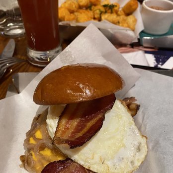 Gordon Ramsay Burger Las Vegas - Breakfast burger with egg bacon and onions - Burgers Near Me - Las Vegas, Nevada