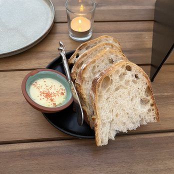 Mulvaney's B & L - Free bread - New American Near Me - Sacramento, California