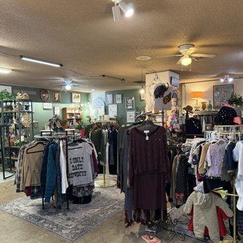 Fabulous Finds - Antiques Near Me - Marysville, California