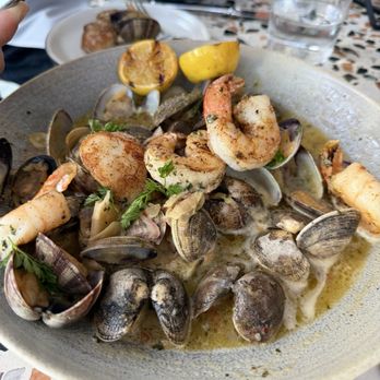 JOEY Valley Fair - Seafood sampler - Sushi Bars Near Me - Santa Clara, California