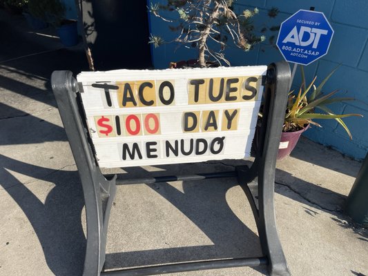 United Mariscos Y Birrieria by null