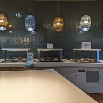 Prima Vista Lounge Terminal E - Food displays but a server takes your order - Airport Lounges Near Me - Fiumicino, RM Prima Vista Lounge Terminal E - Food displays but a server takes your order - Airport Lounges Near Me - Fiumicino, RM