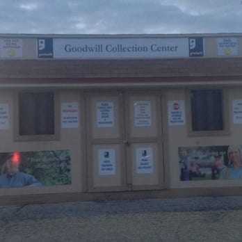 Stardust Bowl - There's a Goodwill donation center in the north side of the lot. - Bowling Near Me - Dyer, Indiana